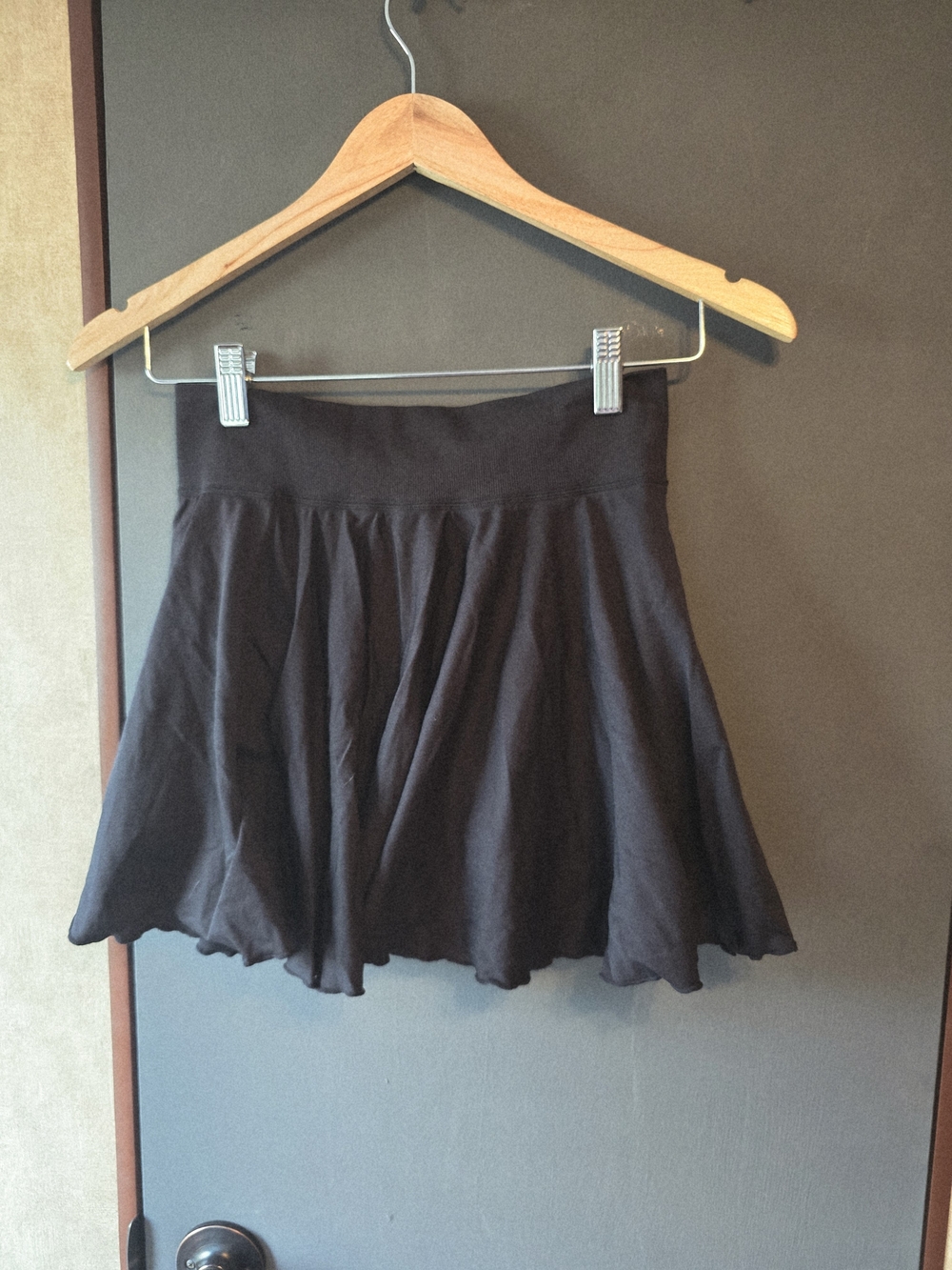 Black Flared Skater Skirt - Classic High-Waist Style